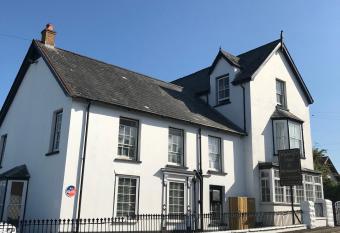 Rooms at The Highcliffe allows 18 year olds to book a room