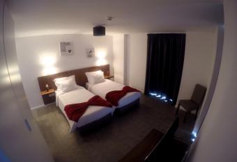 Albergaria O Professor has Balcony rooms