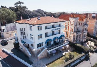 Hotel Belle Vue Royan has Balcony rooms