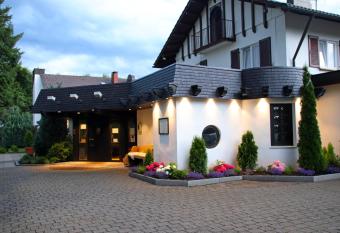 Waldhotel Luise allows 18 year olds to book a room