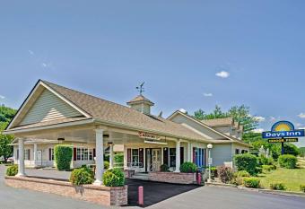 Travelodge by Wyndham Red Wing has Smoking rooms