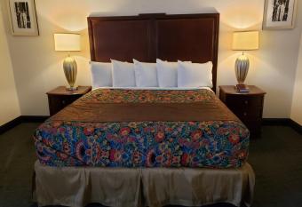 Travelodge by Wyndham Brooklyn Center has Smoking rooms