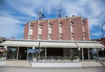 Hotel Turismo Europa has Balcony rooms