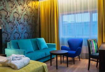 Thon Hotel Oslo Airport allows 18 year olds to book a room