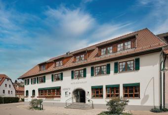 Romantik Hotel & Restaurant Hirsch has Balcony rooms