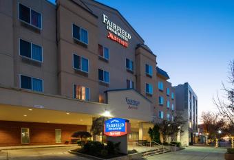Fairfield Inn & Suites Seattle Bremerton allows 18 year olds to book a room