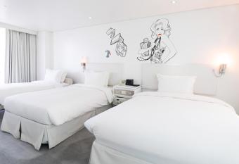 Imperial Palace Boutique Hotel Itaewon allows 18 year olds to book a room