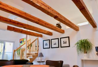 Zwei Ferienwohnungen Anker & Leuchtturm direkt in Steinhude, Wallbox f  r Elektroauto, Balkon, Free WLAN , Privater Parkplatz, allows 18 year olds to book a room