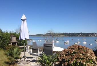 St Guenole Apartments has Balcony rooms