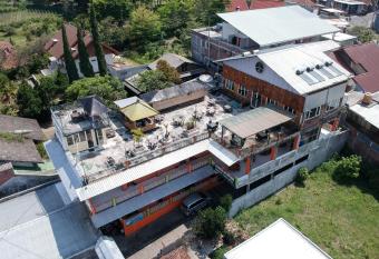 Batuque Town Villa has Balcony rooms