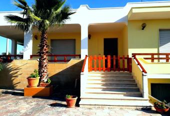 Holiday House has Balcony rooms