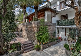 Milan s Apartments has Balcony rooms