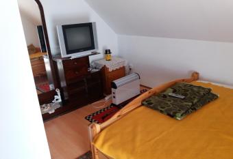 Rita vend  gh  z allows 18 year olds to book a room