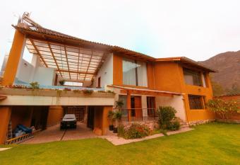 Villa Mallko has Balcony rooms