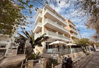 International Hotel allows 18 year olds to book a room