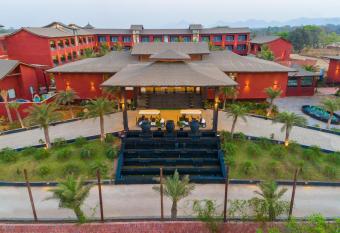 Saya Grand Club & Spa Resort has Balcony rooms