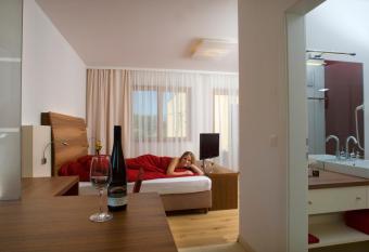 Winzerhaus Kitzler allows 18 year olds to book a room