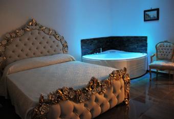 beb Mariafrancesca has rooms with a private hot tub