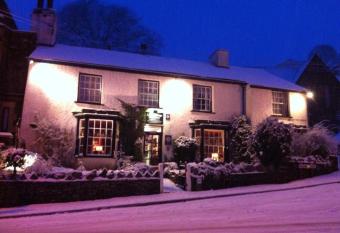 Laurel Cottage Bowness allows 18 year olds to book a room