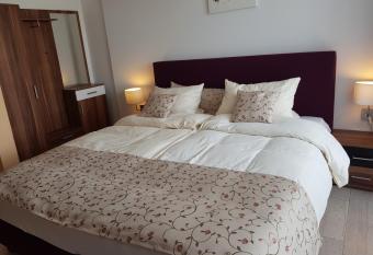 Hotel Hafez has Balcony rooms