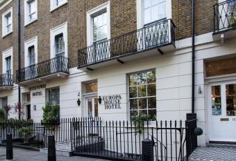 Europa House Hotel, London Paddington allows 18 year olds to book a room