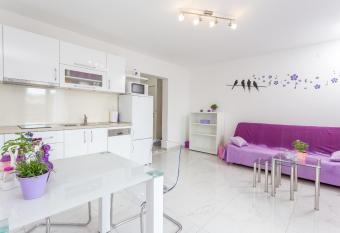 Apartments Gabelic allows 18 year olds to book a room