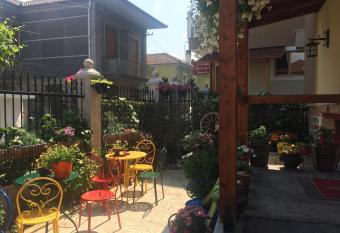 Hotel Bujtina Bicolli allows 18 year olds to book a room