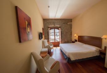 Hotel Aroi Bierzo Plaza allows 18 year olds to book a room