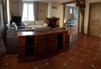 Holiday Home Castle View has Balcony rooms