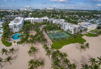 The Lago Mar Beach Resort and Club has Balcony rooms