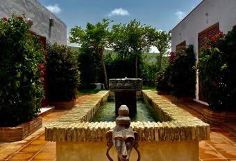 SPIRIT GARDEN Tarifa allows 18 year olds to book a room