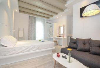 Naxian Spirit Suites & Apartments has Balcony rooms