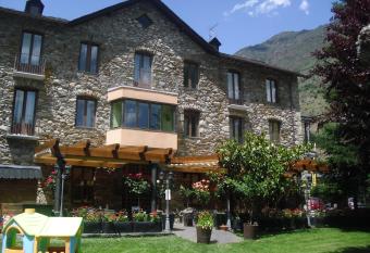 Hostal Vall D Aneu by Arcas & Sambola has Balcony rooms