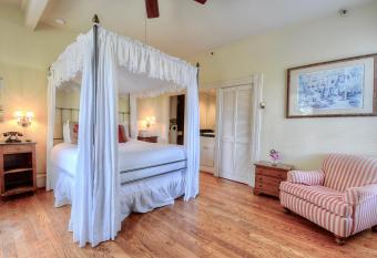 Centrella Hotel, a Kirkwood Collection Hotel has Balcony rooms