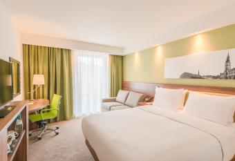 Hampton By Hilton Hamburg City Centre allows 18 year olds to book a room