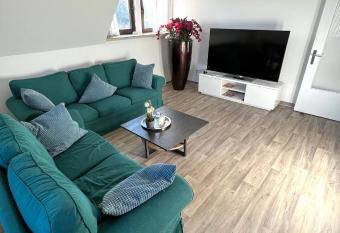 Ferien-Whg St  nkel n  he Steinhuder Meer allows 18 year olds to book a room