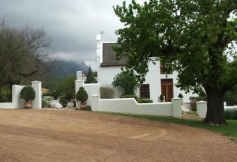 Oudekloof Wine Estate has Balcony rooms
