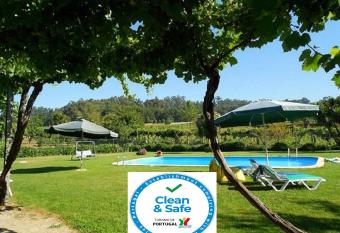 Stone Farm Hostel has Balcony rooms