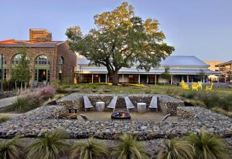 Cavalry Court, by Valencia Hotel Collection has Balcony rooms