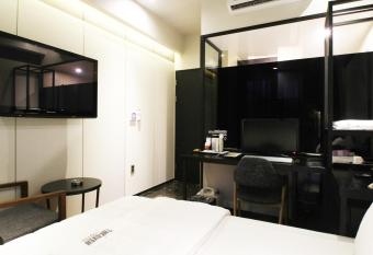 Toheaven Hotel Gaya Theme Park allows 18 year olds to book a room