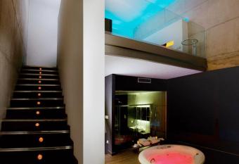 Shhh allows 18 year olds to book a room