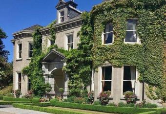 Tinakilly Country House Hotel allows 18 year olds to book a room