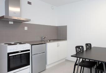 Anker Hostel allows 18 year olds to book a room