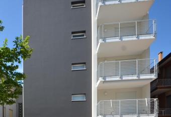 Soleis Sea View Spa Apartment has rooms with a private hot tub