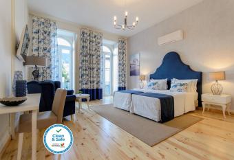 Villa Rio Guest House Suites allows 18 year olds to book a room