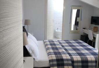 La casa di Lel   has Balcony rooms