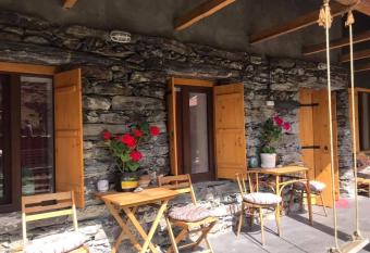 Sno House Kazbegi has Balcony rooms