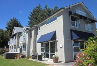 Lake Wanaka Lodge has Balcony rooms