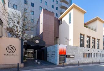 Plaza Hotel Tenjin has Smoking rooms