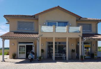 Ferienwohnungen Durgut has Balcony rooms